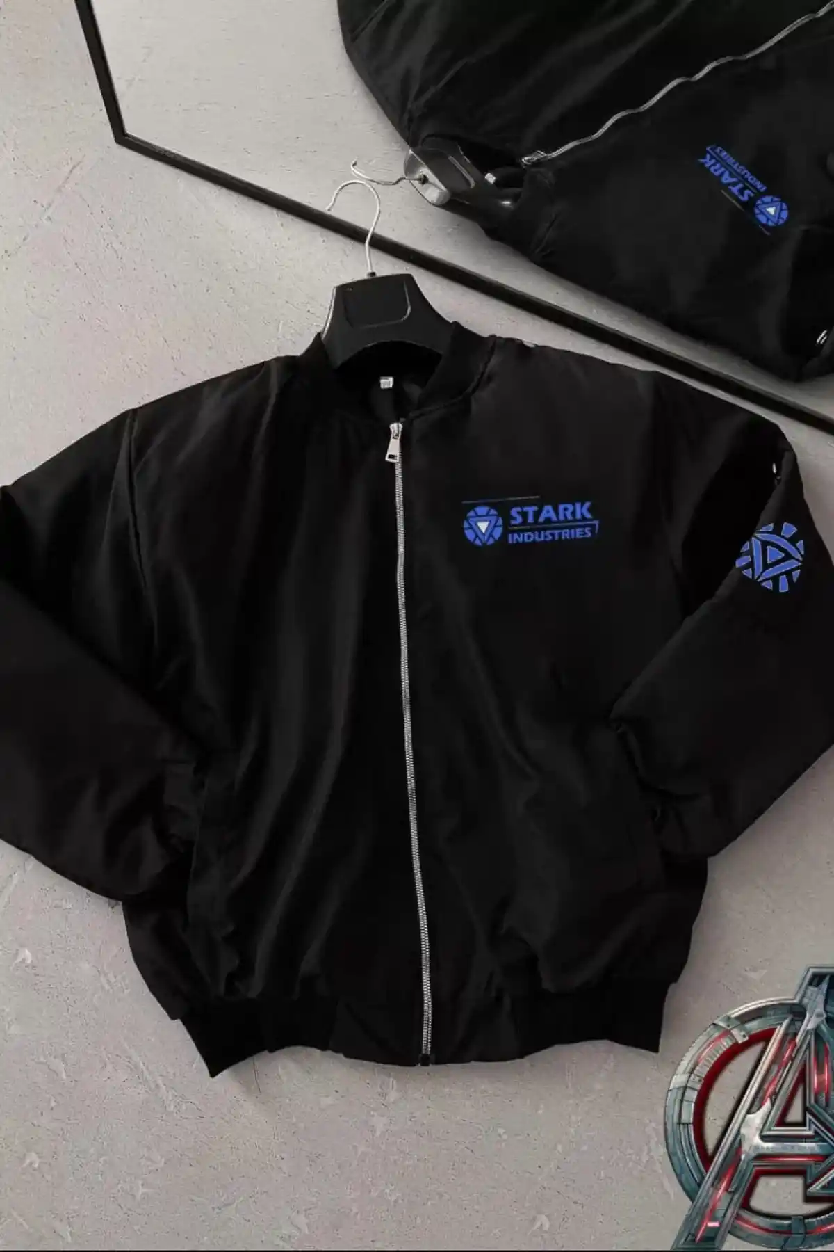 Stark Industries Siyah Bomber Mont – Fermuarlı, Cepli, Uzun Kollu, Kapitone Astarlı, Bahar ve Kış Mevsimi Rahat Unisex Ceket - Siyah