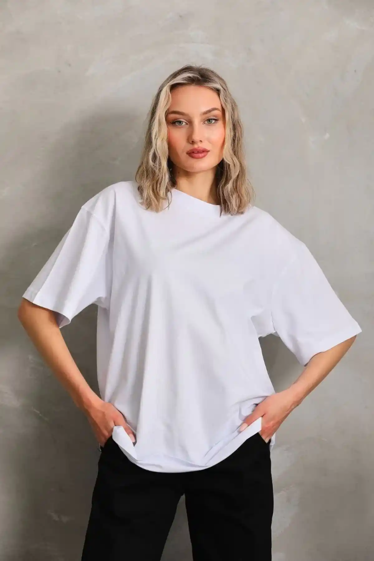 kadın Bisiklet Yaka Düz Oversize T-Shirt - Beyaz
