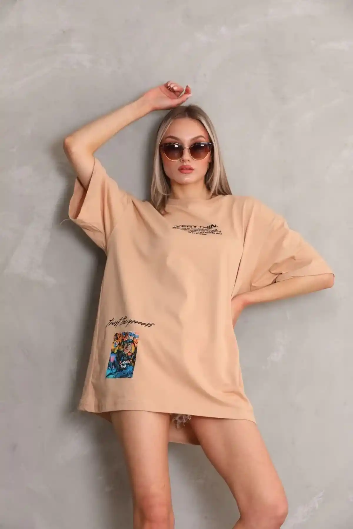 kadın  Bisiklet Yaka Baskılı Oversize T-Shirt - Bej