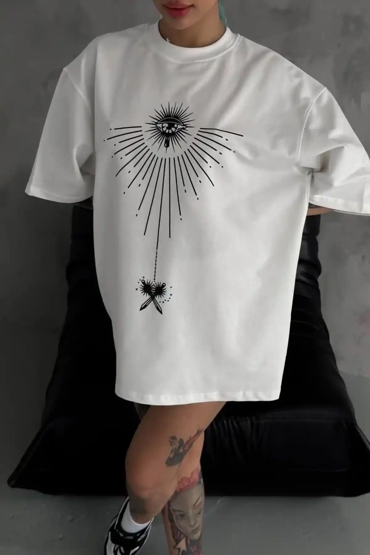 kadın Bisiklet Yaka Baskılı Oversize T-Shirt - Beyaz