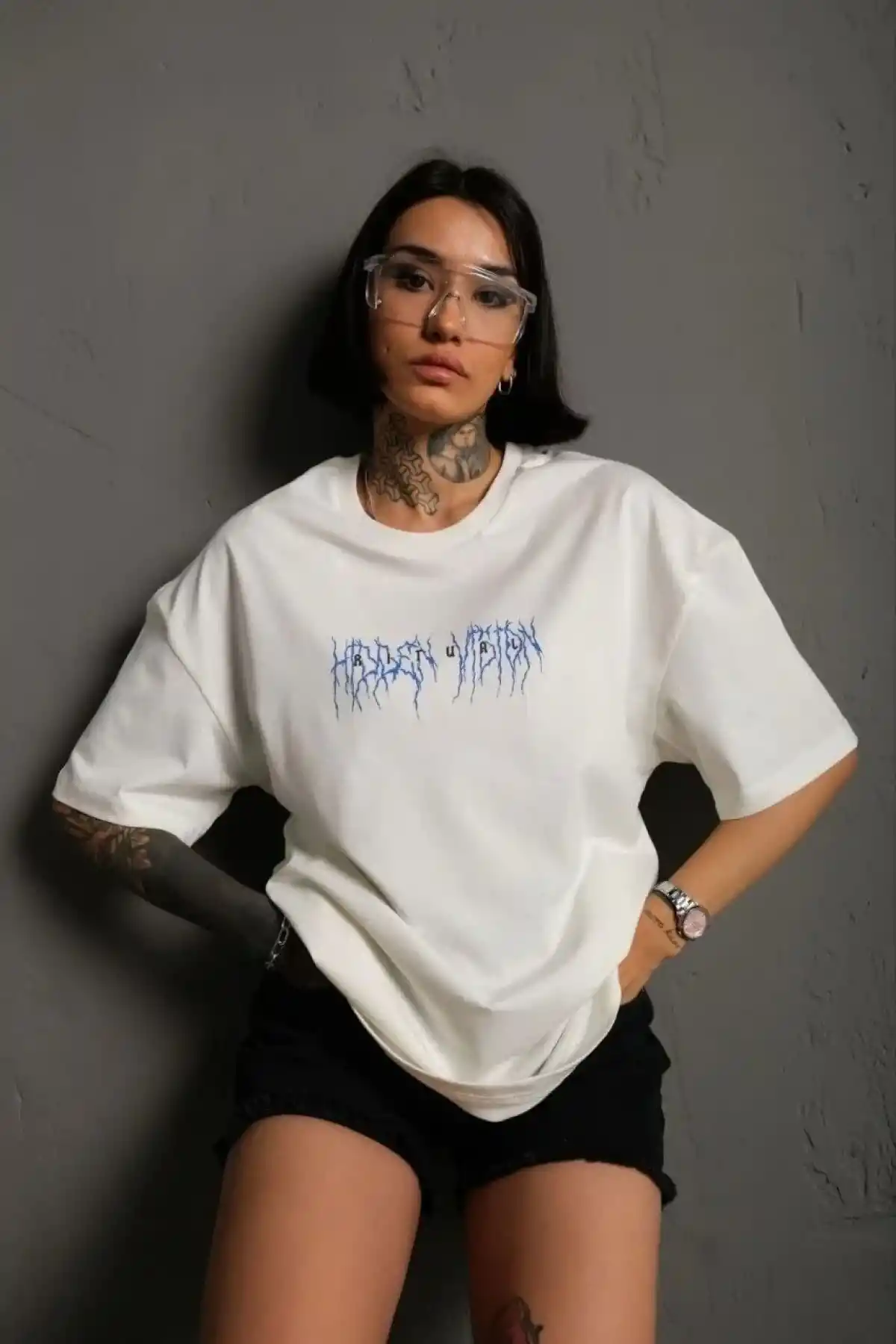 kadın Bisiklet Yaka Baskılı Oversize T-Shirt - Beyaz
