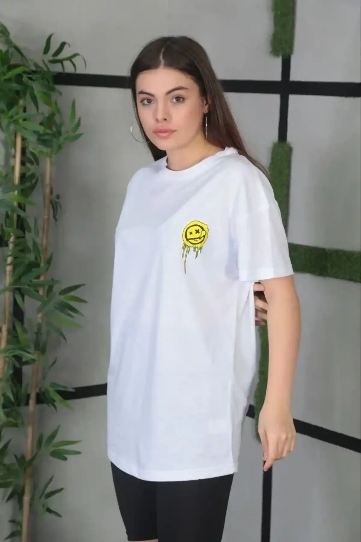 Kadın Bisiklet Yaka Baskılı Oversize T-Shirt - Beyaz