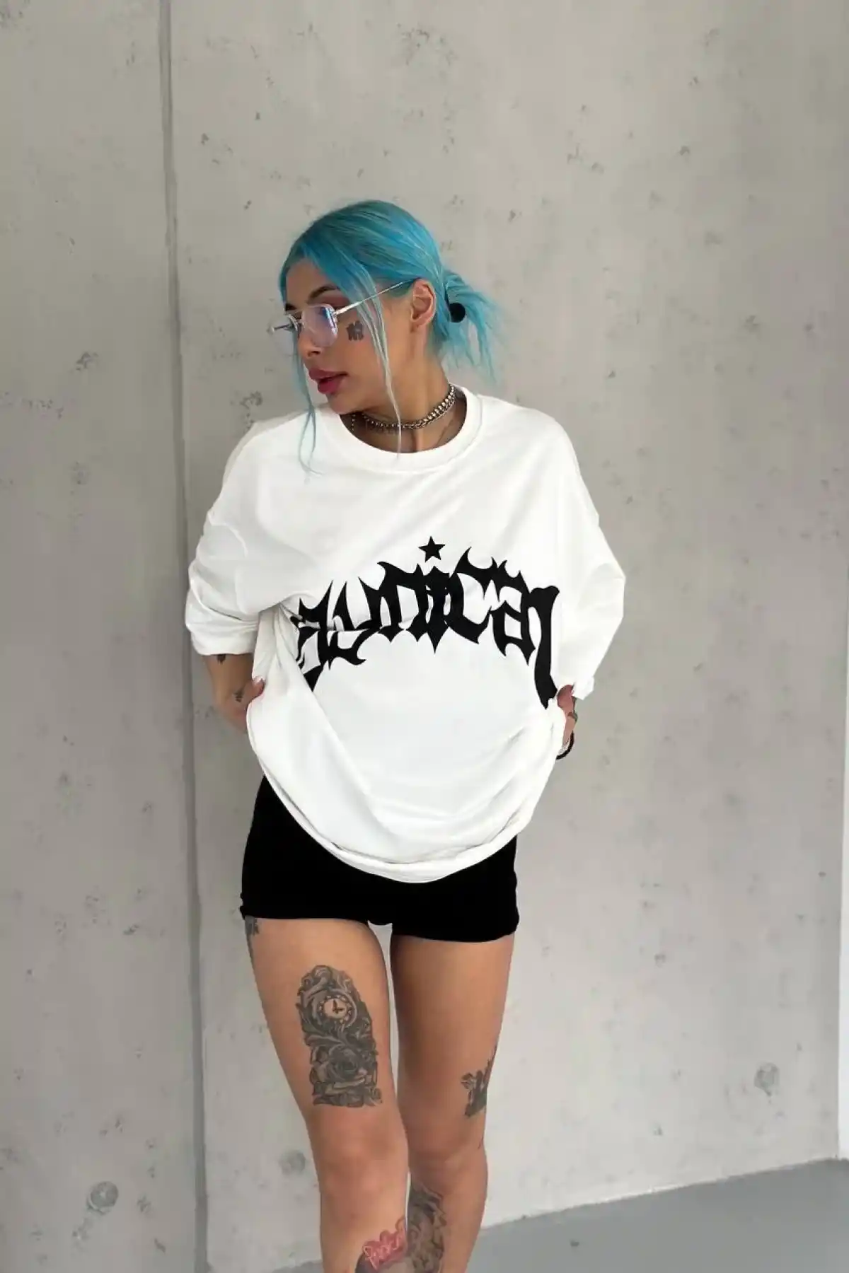 kadın Bisiklet Yaka Baskılı Oversize T-Shirt - Beyaz