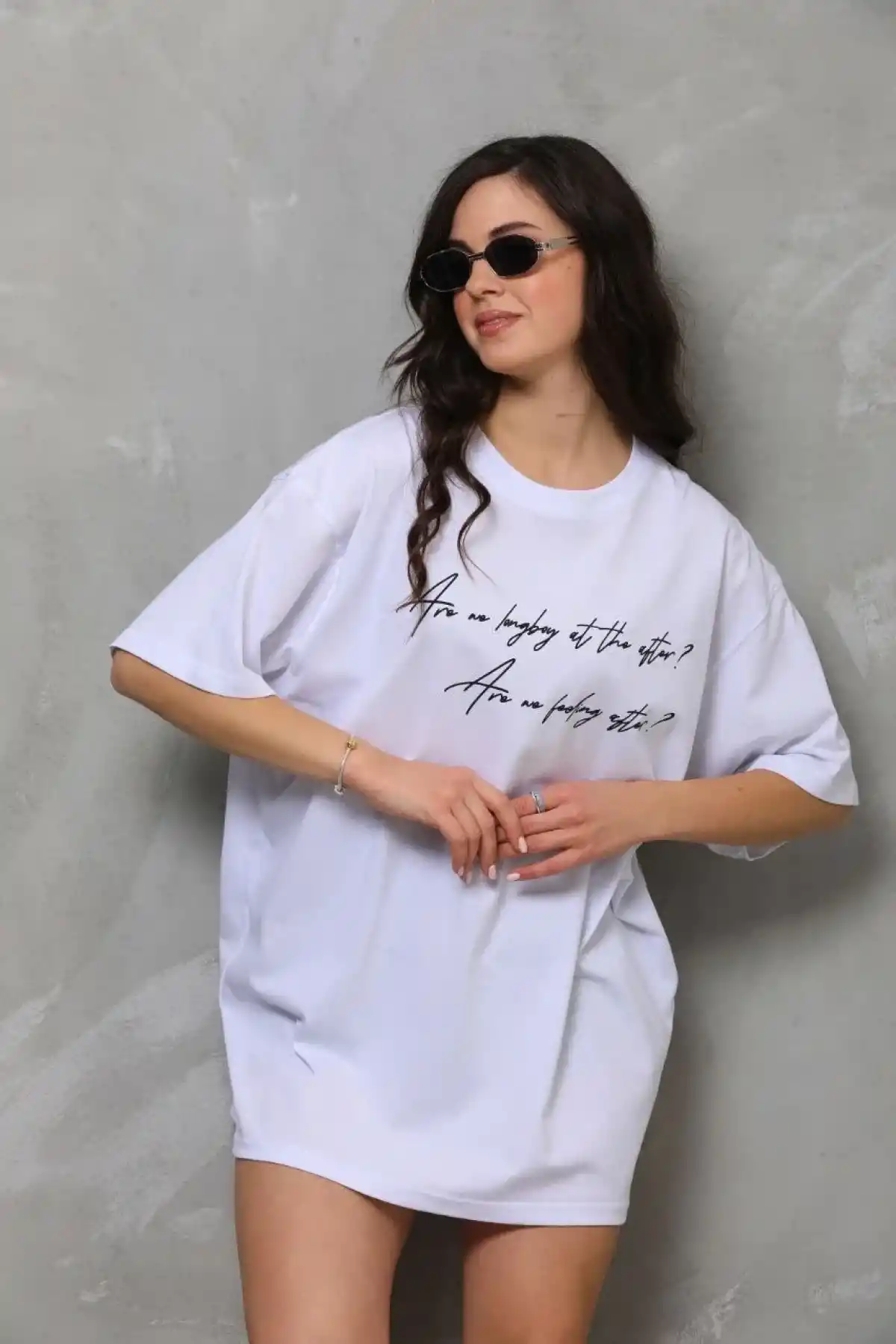 kadın Bisiklet Yaka Baskılı Oversize T-Shirt - Beyaz