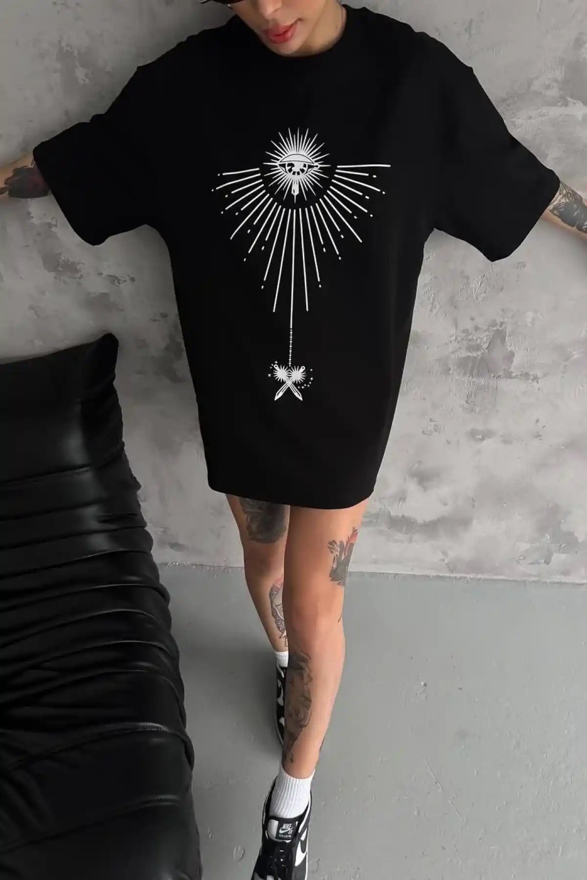 kadın Bisiklet Yaka Baskılı Oversize T-Shirt - Siyah