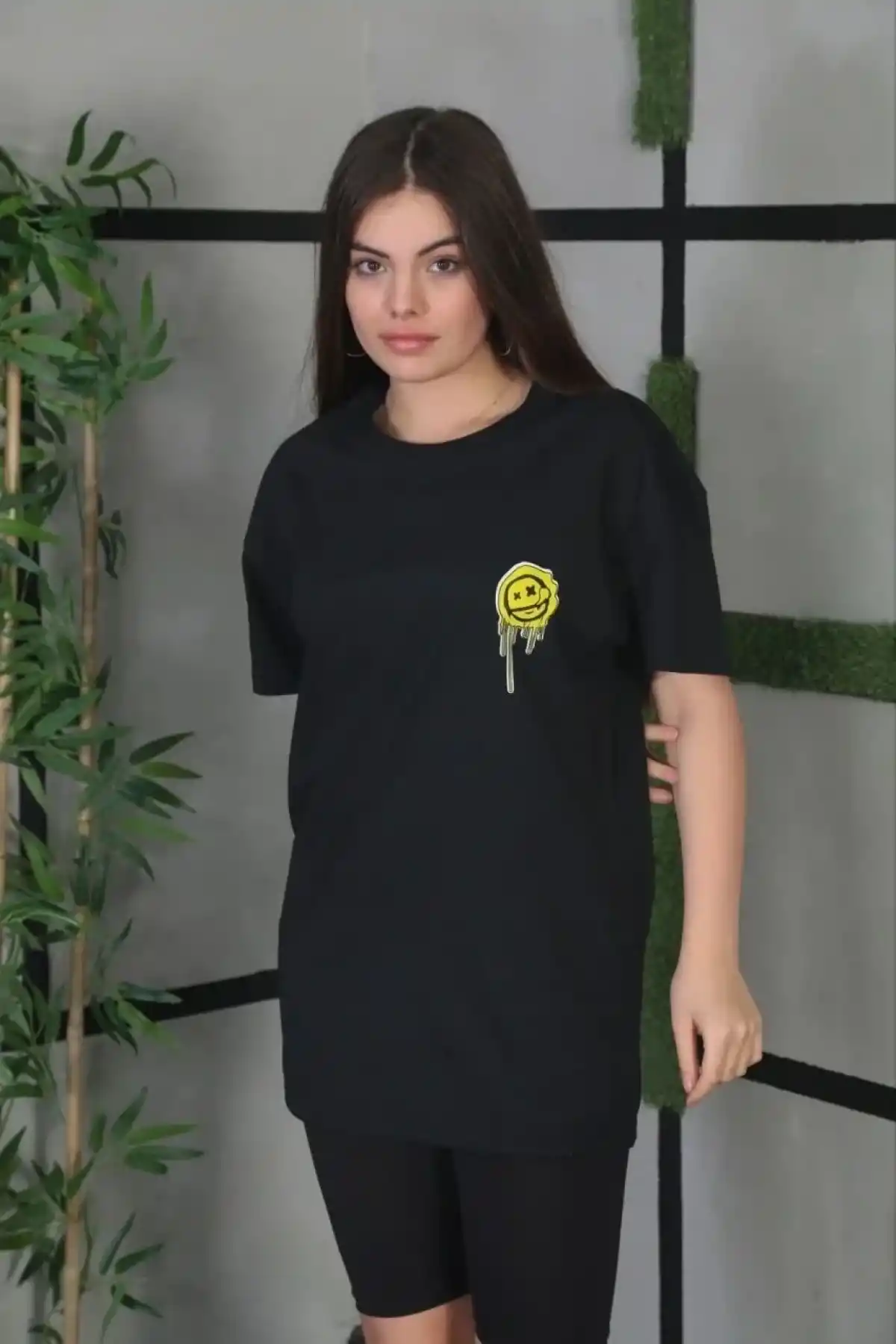 Kadın Bisiklet Yaka Baskılı Oversize T-Shirt - Siyah