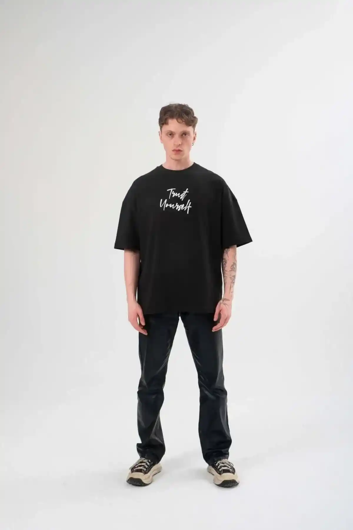 Unisex Bisiklet Yaka Baskılı Oversize T-Shirt - Siyah