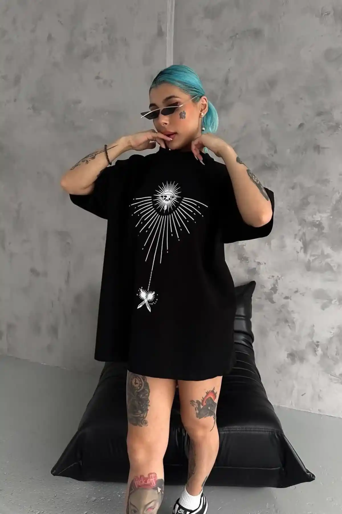 kadın Bisiklet Yaka Baskılı Oversize T-Shirt - Siyah