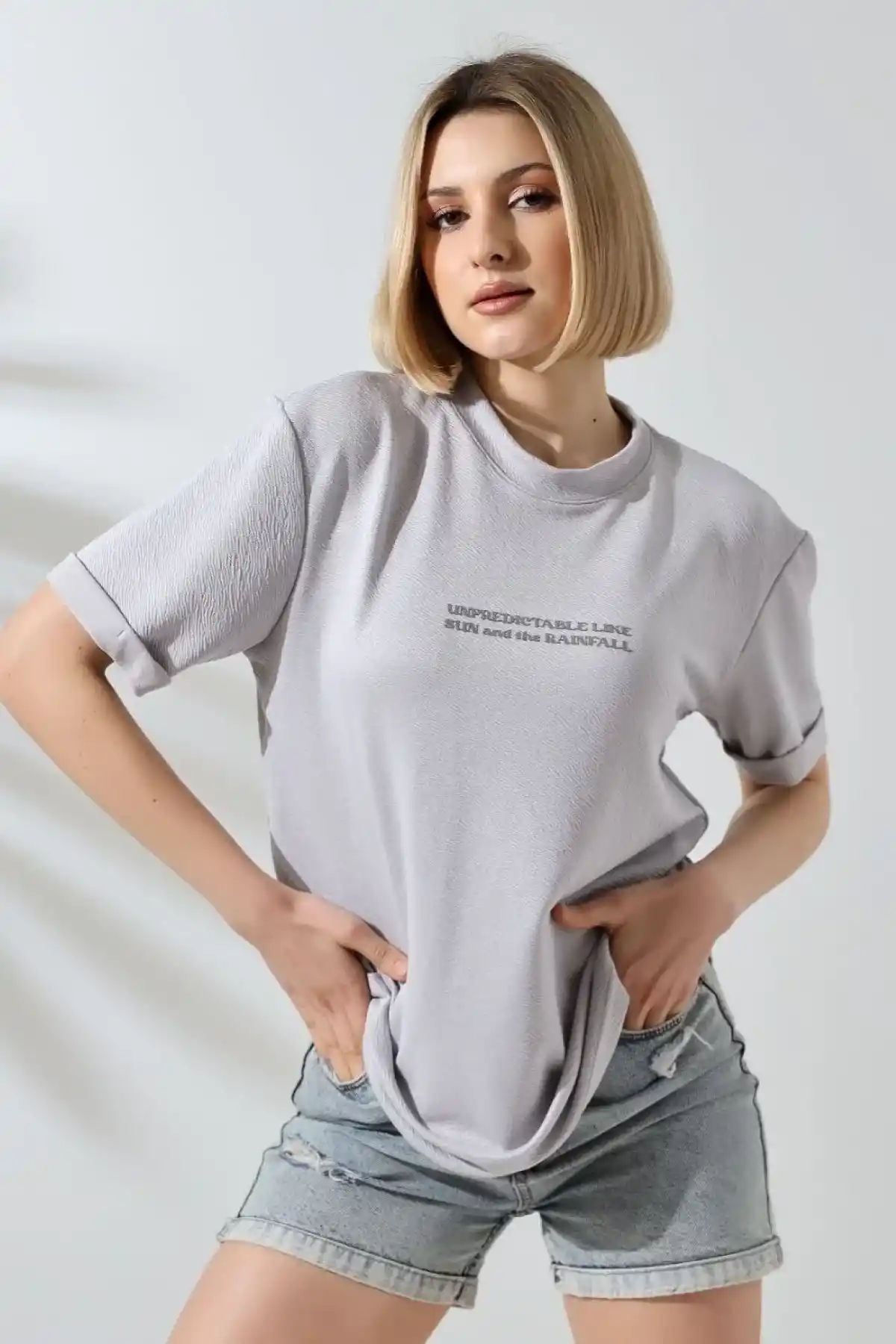 Kadın Bisiklet Yaka Baskılı Slim Fit T-Shirt - Boyalı Gri