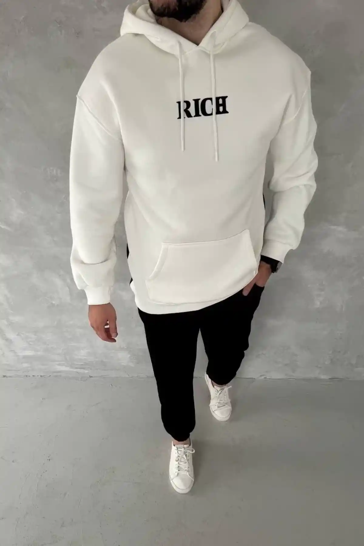 Uzun Kol Kapüşonlu Göğüs Baskılı SweatShirt - Beyaz