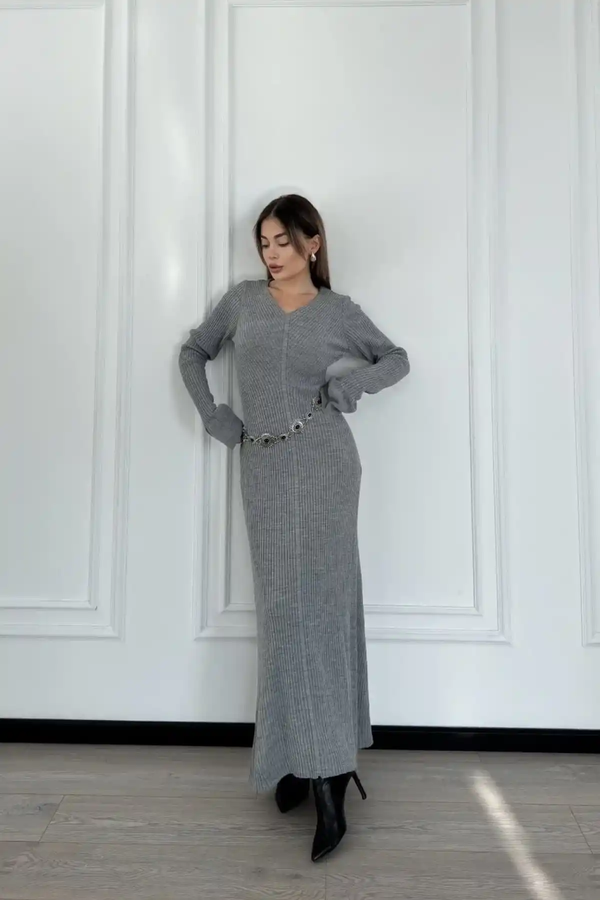 V Yaka Fitilli Uzun Elbise- Gri