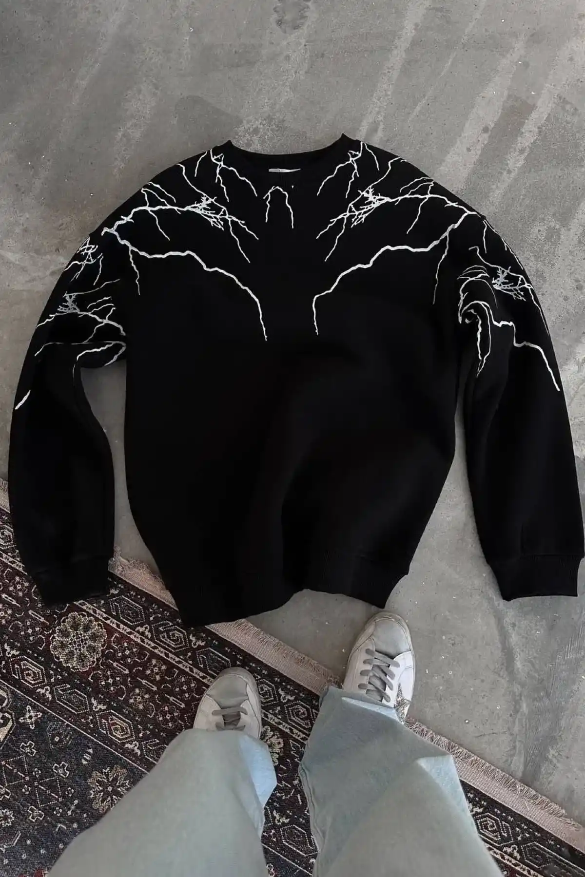 Yıldırım Baskılı Bisiklet Yaka SweatShirt - Siyah
