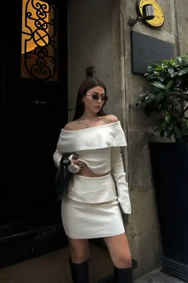 Kadın Straplez , Madonna , Carmen Yaka Croplu Mini Etekli ikili Alt-Üst Takım Triko - Beyaz