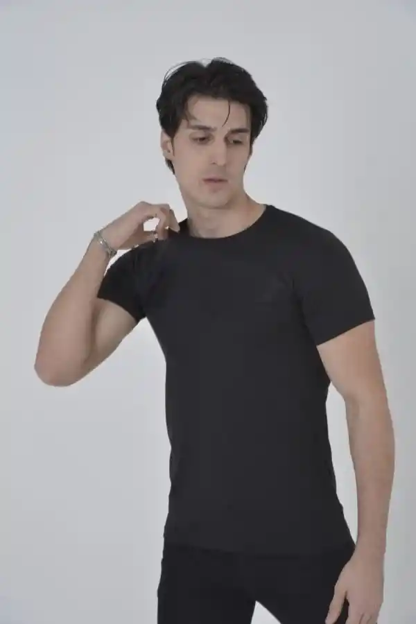 Erkek Göğüs File Aksesuarlı T-shirt - Siyah