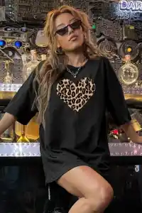 Kadın Leopar Kalp Baskılı Tişört Kısa Kol Bisiklet Yaka Oversize T-shirt - Siyah