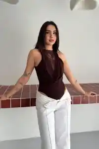 Kadın Dantel Detaylı Derin Dekolte Body Şık Kolsuz Yazlık Bodysuit - Kahvrenegi