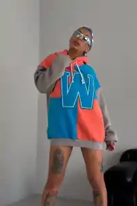 Kadın W Nakış İşlemeli Kapüşonlu 3 iplik pamuklu Parçalı Sweatshirt Hoodie - Mavi