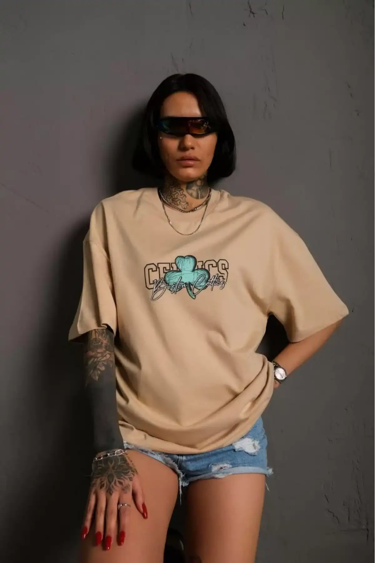 Kadın Sırt Baskılı T-shirt - Bej