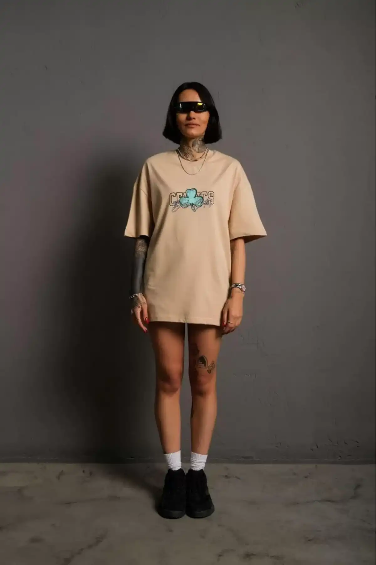 Kadın Sırt Baskılı T-shirt - Bej