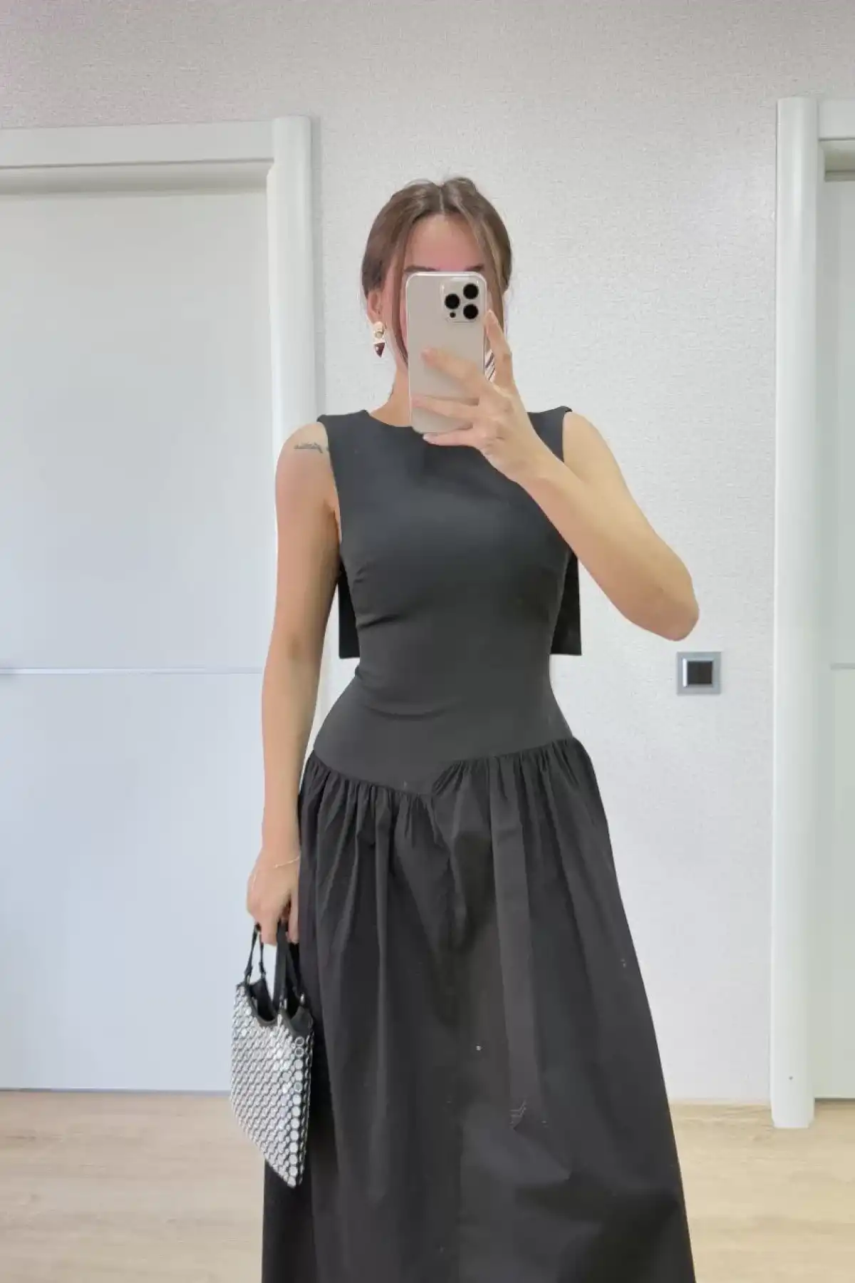 Krep Arkası Kanat Arka Ön Pens Detaylı Uzun Kadın Elbise - Siyah