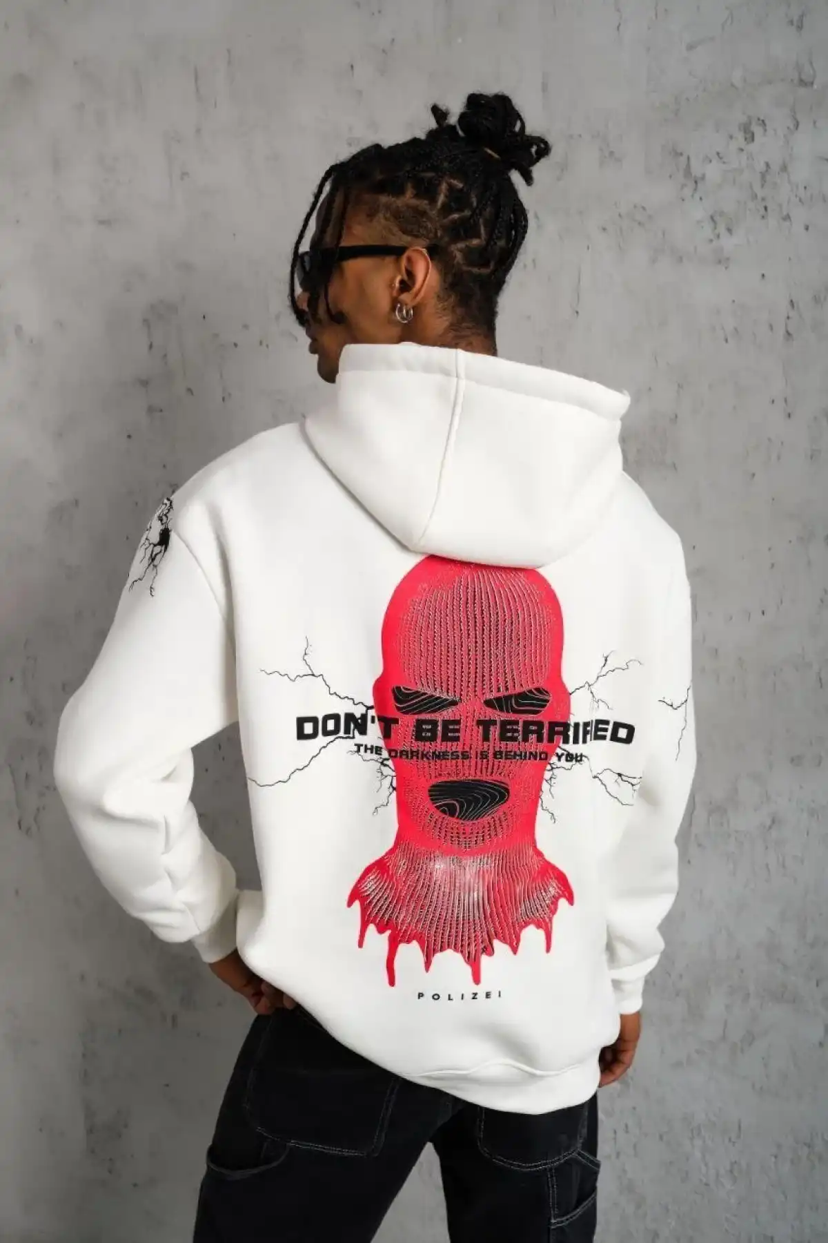 Erkek Oversize Üç İplik Kapüşonlu Sweatshirt – “Don’t Be Terrified” Ön, Sırt ve Kol Baskılı, Kanguru Cepli, Ribanalı Rahat Model - Beyaz