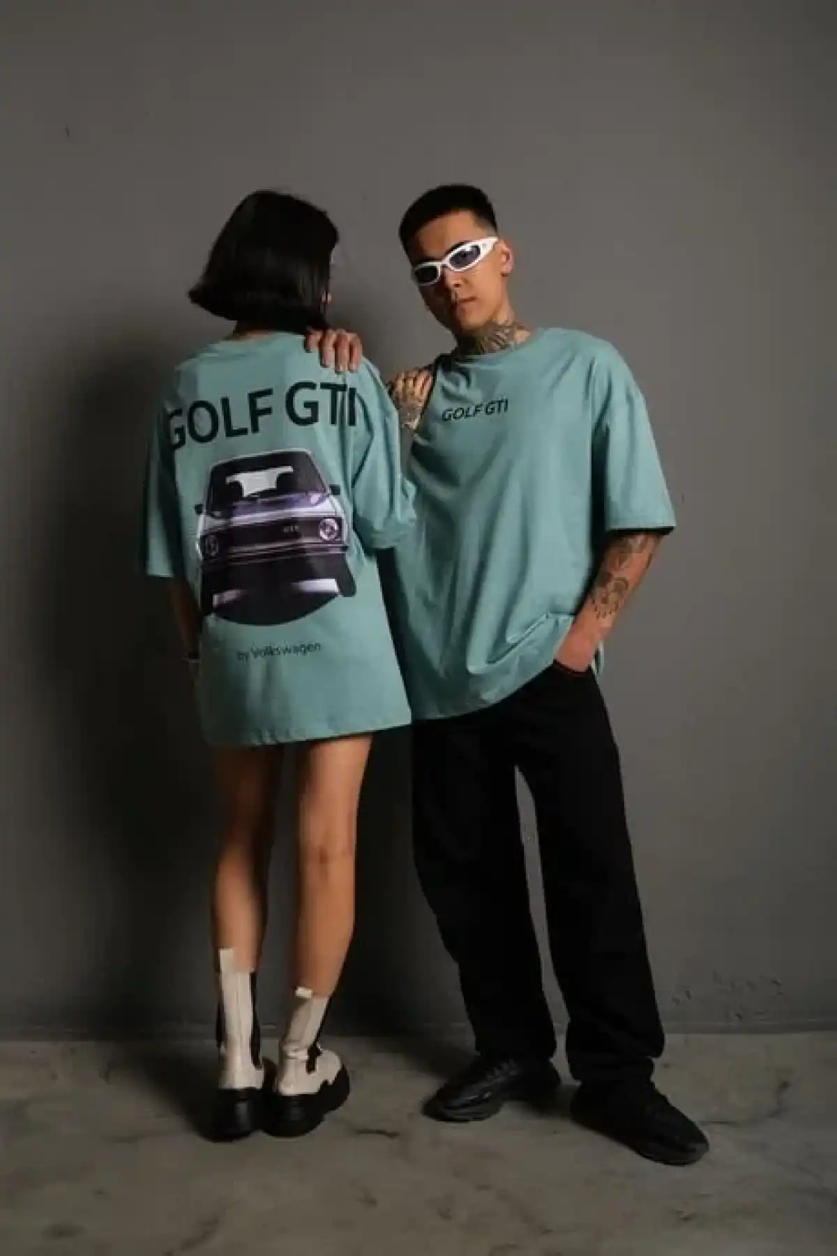 Kadın Oversize Baskılı Tişört – Golf GTI Retro Araba Desenli, Ön & Arka Dijital Baskı, Sokak Modası Stil - Mint Yeşili