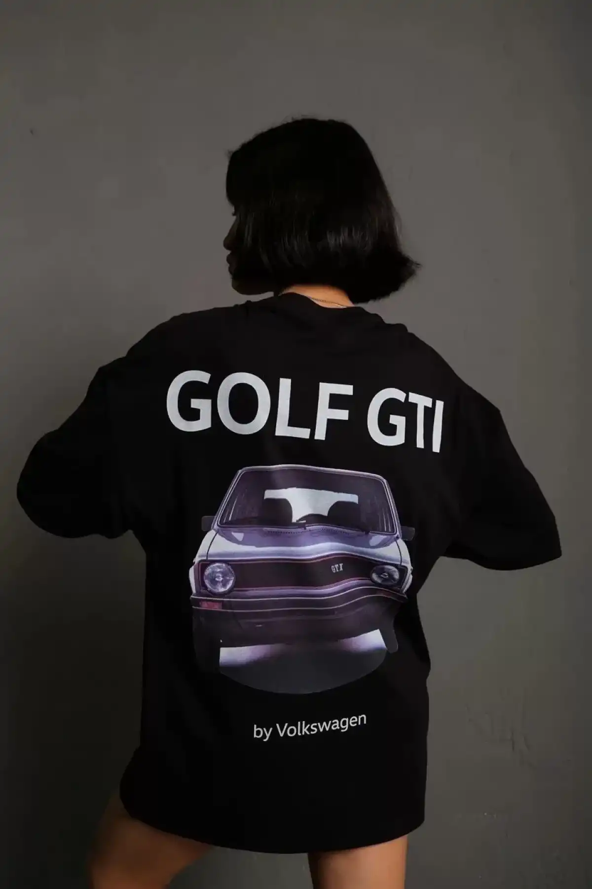 Kadın Oversize Baskılı Tişört – Golf GTI Retro Araba Desenli, Ön & Arka Dijital Baskı, Sokak Modası Stil - Siyah
