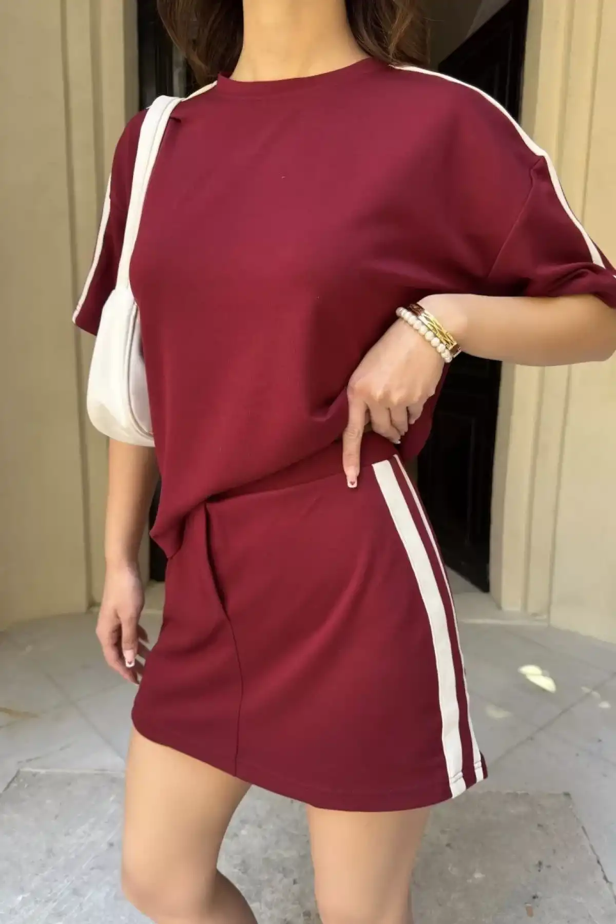 Osy Modal yumuşak dokulu Kumaş Kadın Parçalı Bisiklet Yaka T-shirt Mini Şortlu Etek İkili Takım -Bordo