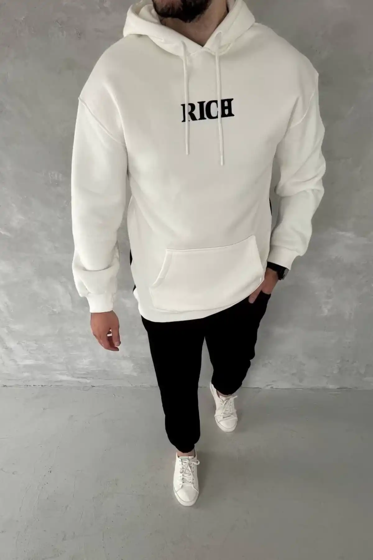 Uzun Kol Kapüşonlu Göğüs Baskılı SweatShirt - Beyaz
