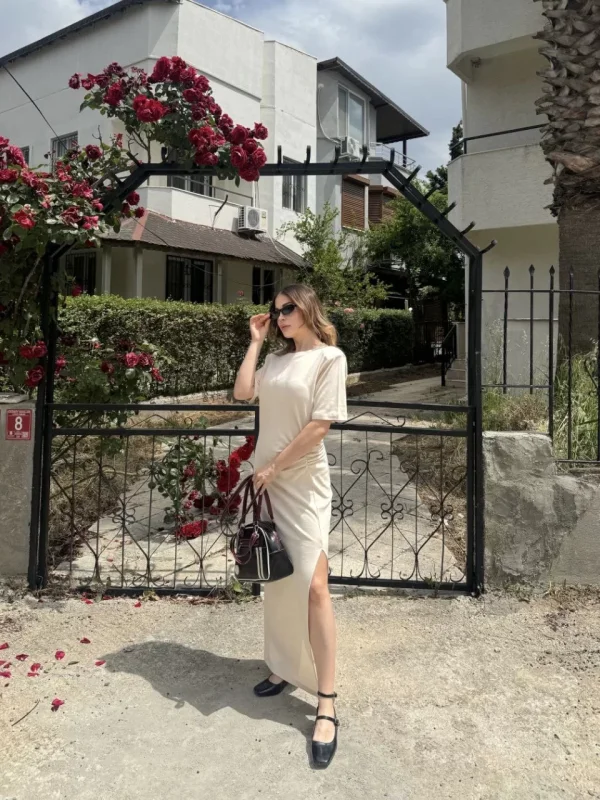 Kadın Kısa Kollu Uzun Yandan Yırtmaçlı Elbise - Bej