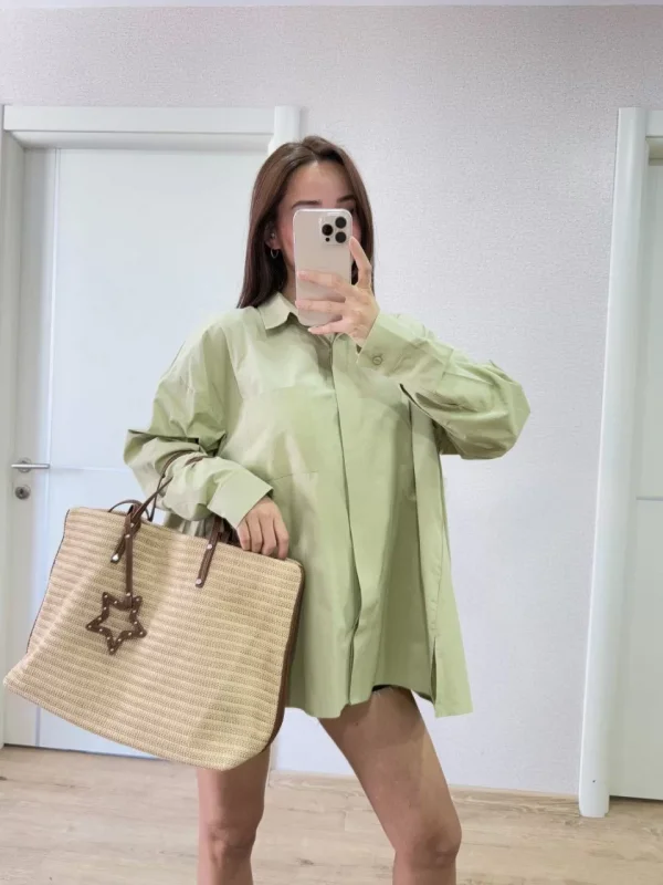 Poplin Kadın Yakalı Yandan Yırtmaçlı Arka Pens Detaylı Gömlek - Yeşil