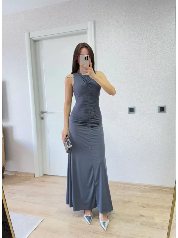 Bürümcük Kumaşlı İçi Astarlı Üzgülü Kolsuz Büzgülü Uzun Elbise - Füme