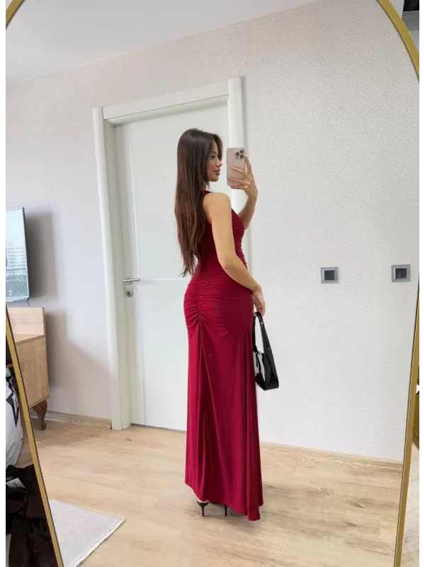 Bürümcük Kumaşlı İçi Astarlı Üzgülü Kolsuz Büzgülü Uzun Elbise - Kırmızı