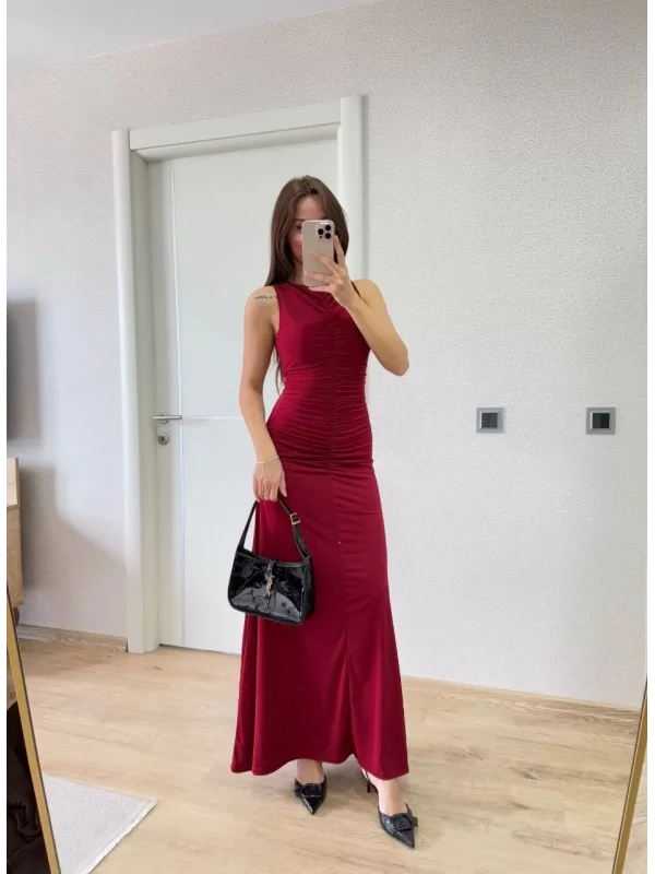 Bürümcük Kumaşlı İçi Astarlı Üzgülü Kolsuz Büzgülü Uzun Elbise - Kırmızı