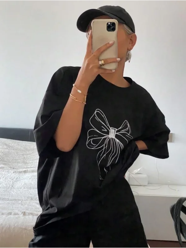 Lushiowear Kadın Fiyonk Baskılı T-Shirt Kısa Kol Bisiklet Yaka Oversize Tişört - Siyah