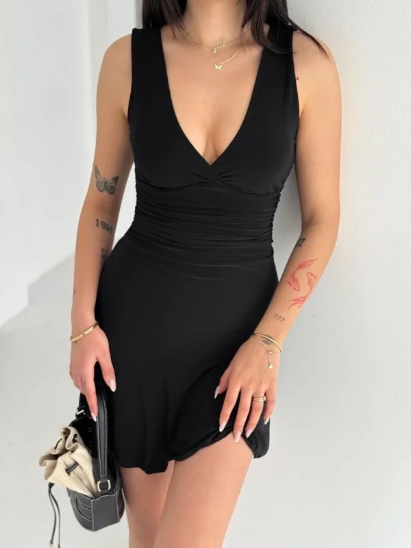Lushiowear Kadın Derin V Yaka Sırt Dekolteli Mini Elbise Drapeli Şık Kolsuz - Siyah