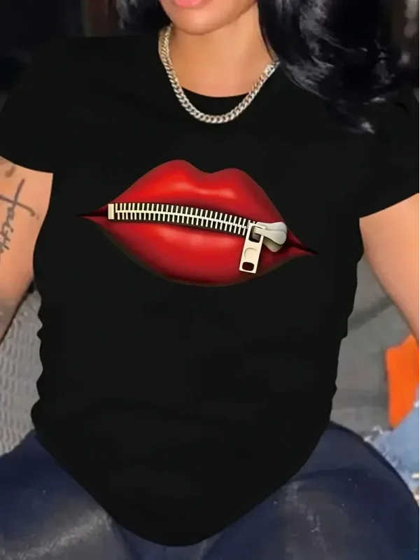 Lushiowear Kadın Kısa Kol Yazlık Tişört Bisiklet Yaka Dudak Baskılı T-Shirt - Siyah