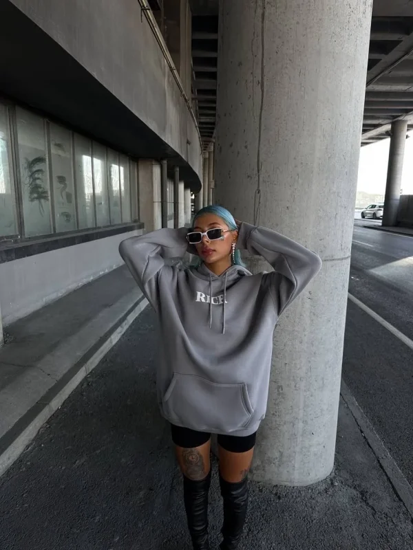 Lushiowear Kadın Kapüşonlu Kanguru Cepli Sweatshirt 3 İplik Pamuklu Baskılı Hoodie - Gri
