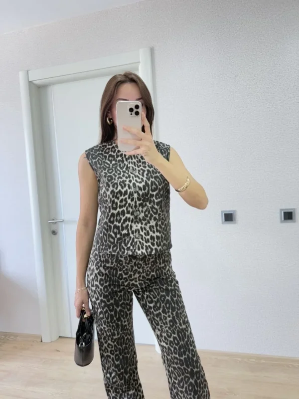 Lushiowear leopar desenli Düğmeli Bluzlu Pantolon İkili Takım -Leopar