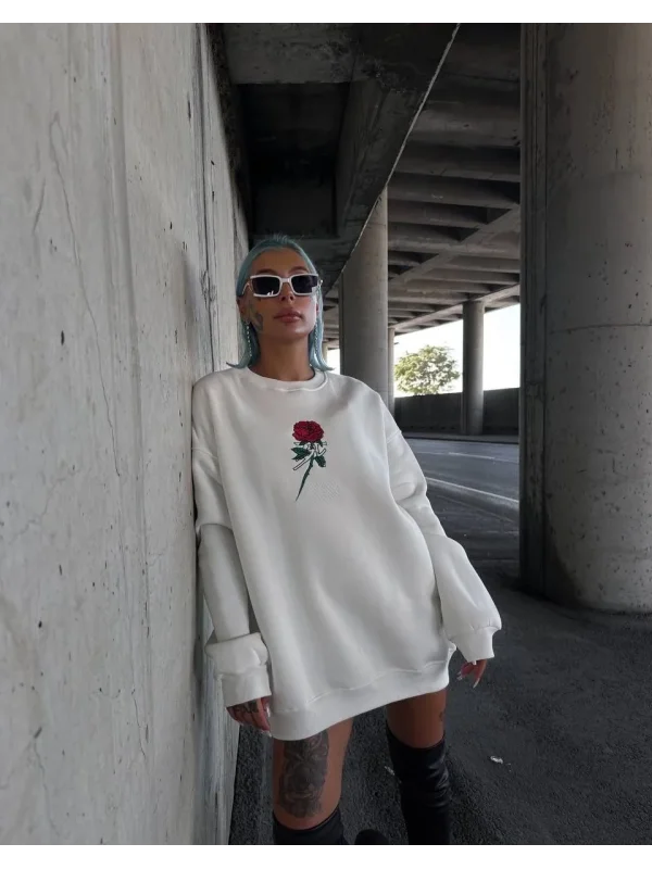 Lushiowear Kadın 3 iplik Pamuklu Bisiklet Yaka GÜL Baskılı SweatShirt - BeyazBeyaz