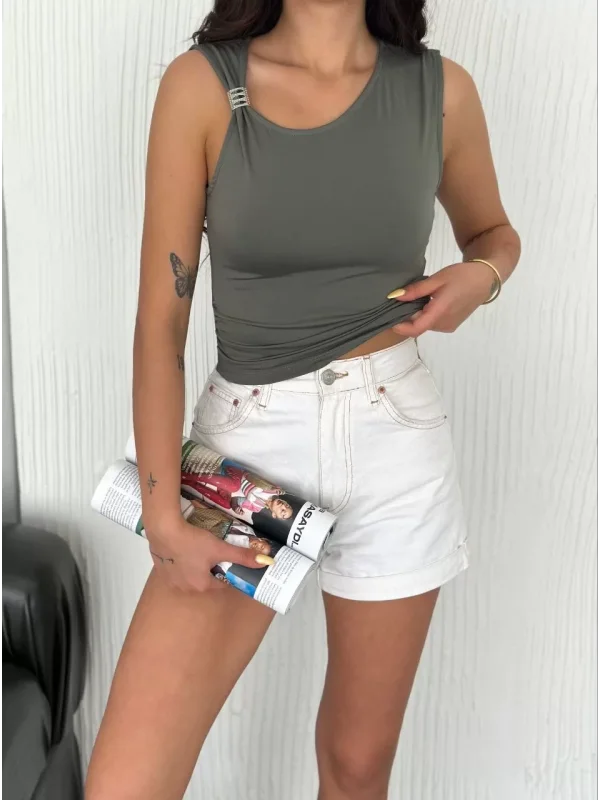 Osy Modal Yumuşak Dokulu Kumaş Bisiklet Yaka Kadın Sıfır Kol Bluz Omuz Toka Aksesuar Detaylı - Haki