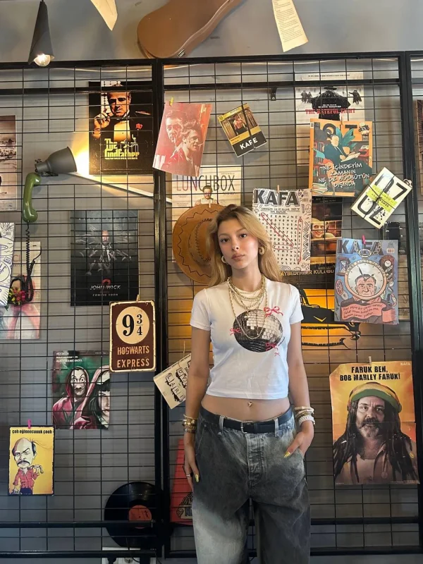 Pembe Kurdele Disko Topu Crop