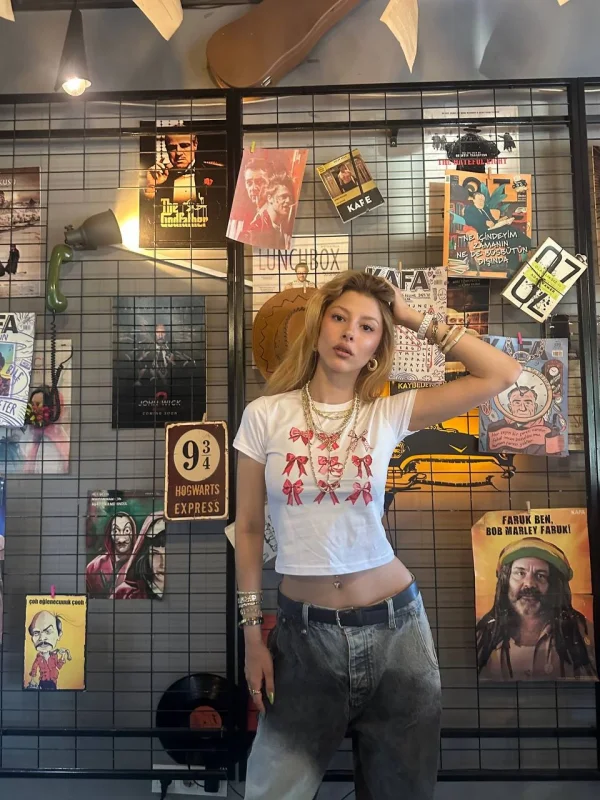 Pembe Kurdeleler Crop