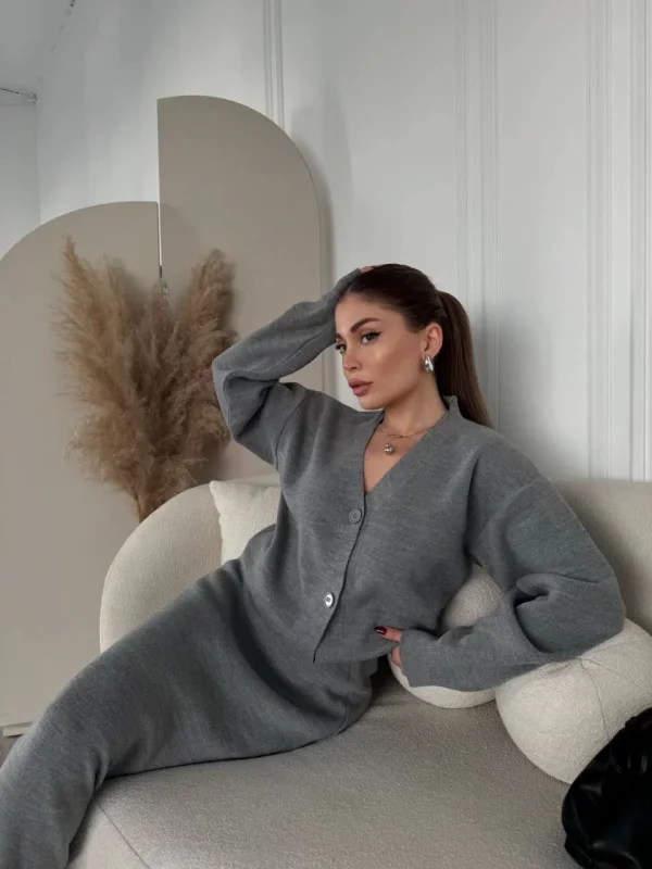 V Yaka 3 Düğmeli Hırka Takım Triko İkili Etekli - Gri