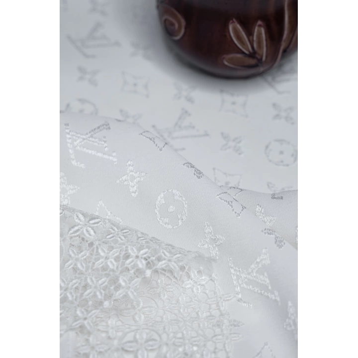 Louis Vuitton Masa Örtüsü 160*220 Cm BRODE GÜPÜRLÜ KDK İplik Özel Jakar Dokuma Dertsiz Leke Tutmaz Özel Kutulu