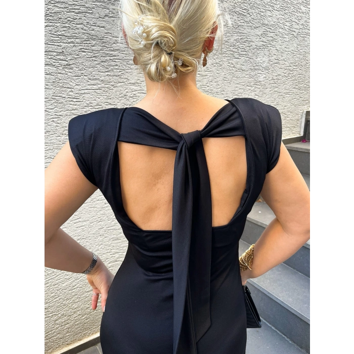 Sırt Dekolteli Beli Büzgülü Elbise