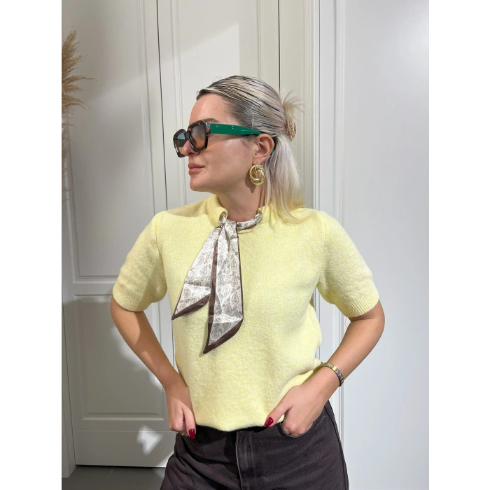 Fular Detaylı Kazak