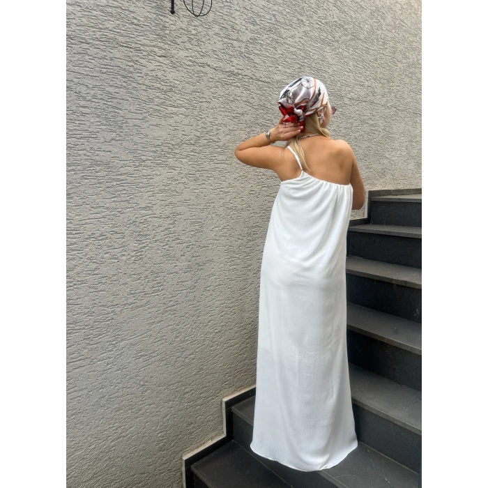 Tek Omuz Askılı Beyaz Elbise