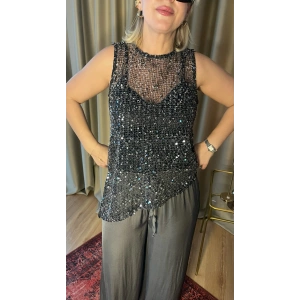 Pul Detaylı Asimetrik Bluz