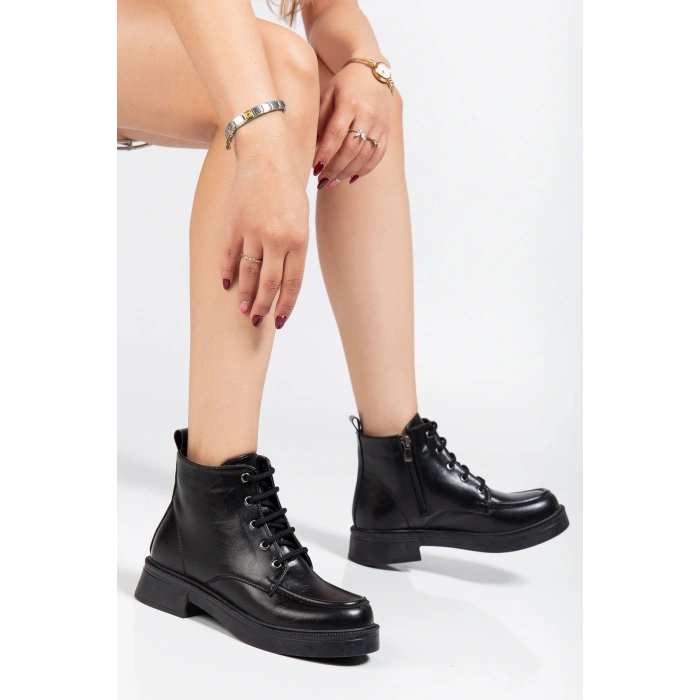 02-2001 Siyah Kırışık Rugan Bağcıklı Fermuarlı Günlük Kadın Bot